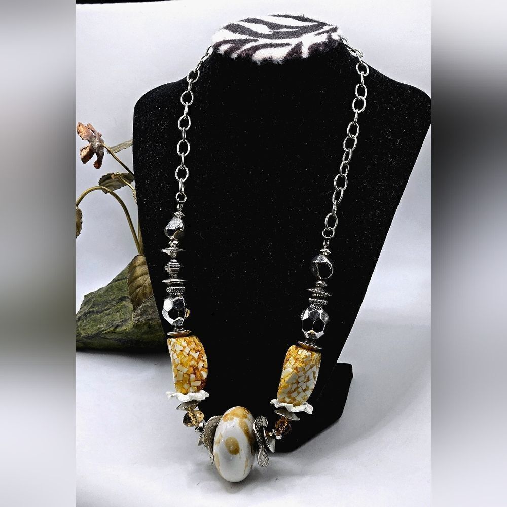 "5/$40" Silvertone Large Yellow Acrylic Bead Statement Lightweight Necklace 23"
